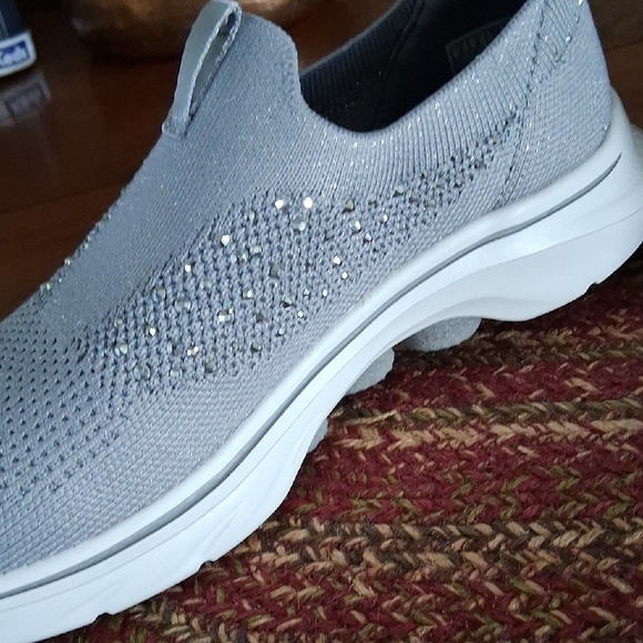 Skechers Light Gray Knit Slip-Ons - Picture 6 of 12